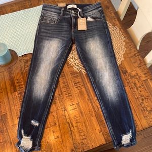 NWT BKE Buckle Peyton Skinny Jeans